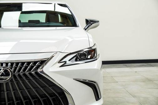 White Pearl 2022 Lexus ES 350 Base