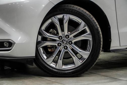 2023 Toyota Sienna Platinum 7 Passenger