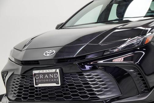 Midnight Black Metallic 2025 Toyota Camry SE