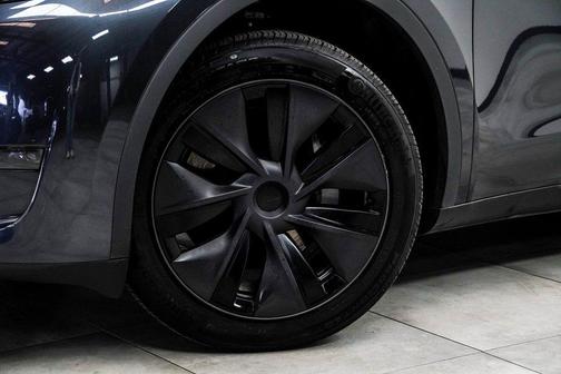 2025 Tesla Model Y Long Range Dual Motor Rear-Wheel Drive