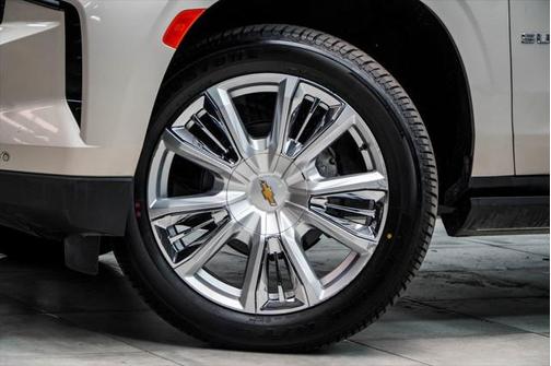 2023 Chevrolet Suburban 4WD High Country