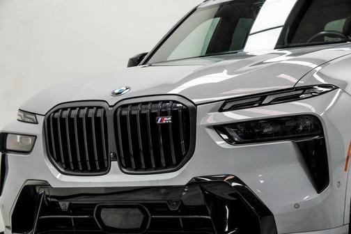 2024 BMW X7 M60i