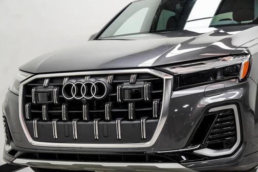 2025 Audi Q7 55 Premium Plus