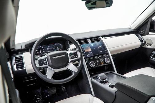 2025 Land Rover Discovery P300 S