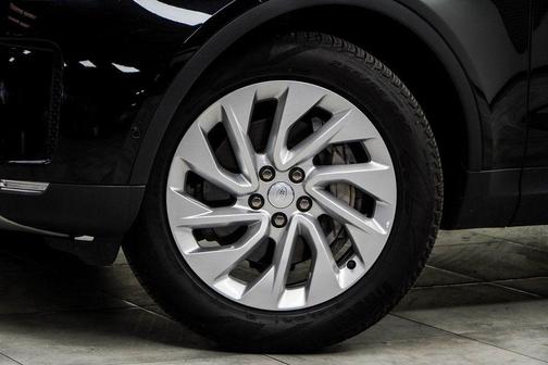 2025 Land Rover Discovery P300 S