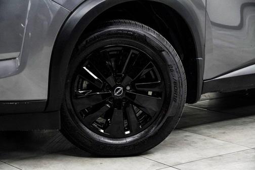 2022 Nissan Pathfinder SL 2WD