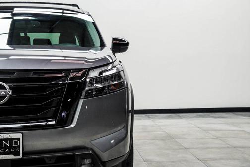 2022 Nissan Pathfinder SL 2WD