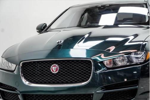 2017 Jaguar XE 25t Premium