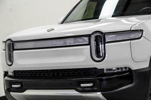 2023 Rivian R1S Adventure