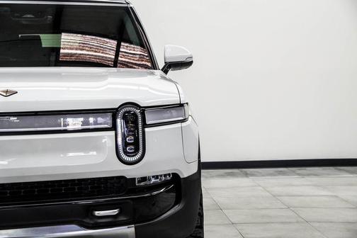 2023 Rivian R1S Adventure