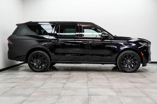 Black Metallic 2025 Lincoln Navigator Reserve