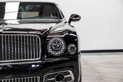 Black 2018 Bentley Mulsanne Base