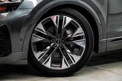 2024 Audi Q8 55 Prestige