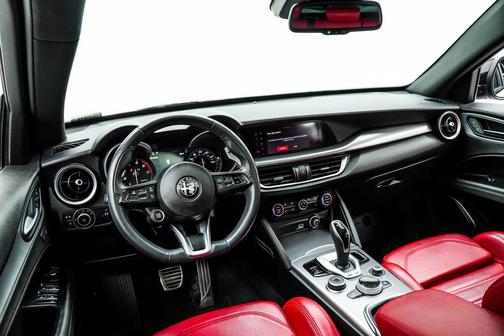 2023 Alfa Romeo Stelvio Veloce AWD