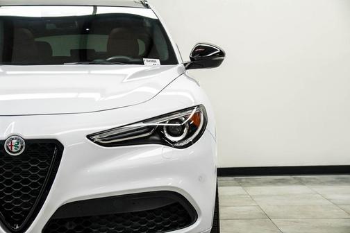 2023 Alfa Romeo Stelvio Veloce AWD