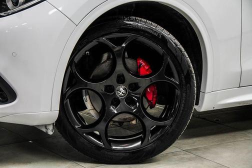 2023 Alfa Romeo Stelvio Veloce AWD