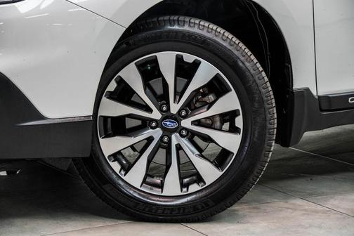 Crystal White Pearl 2017 Subaru Outback 2.5i Limited