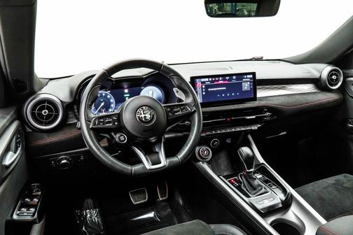 Alfa Black 2024 Alfa Romeo Tonale Veloce EAWD