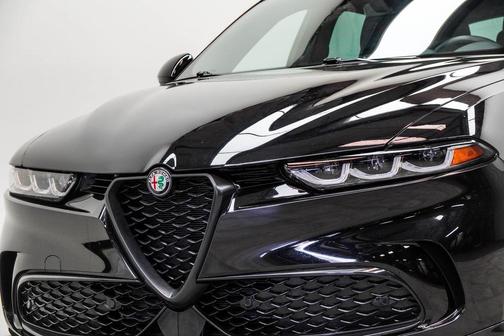 Alfa Black 2024 Alfa Romeo Tonale Veloce EAWD
