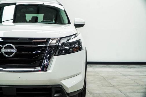 2025 Nissan Pathfinder SV 4WD