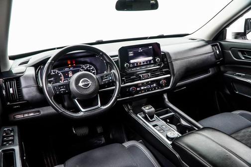 2025 Nissan Pathfinder SV 4WD