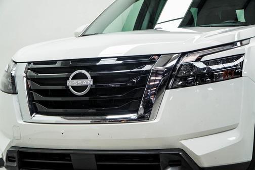 2025 Nissan Pathfinder SV 4WD