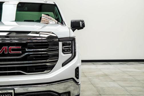 Summit White 2025 GMC Sierra 1500 SLT
