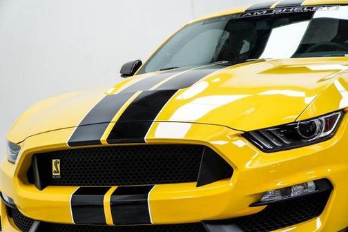 2017 Ford Shelby GT350 Base