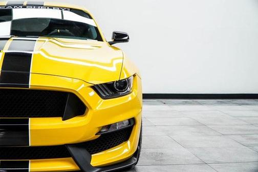 2017 Ford Shelby GT350 Base