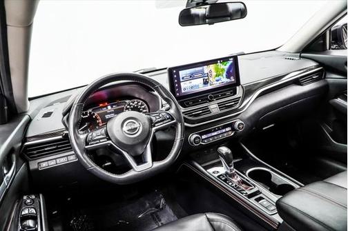 2023 Nissan Altima SR VC-Turbo FWD