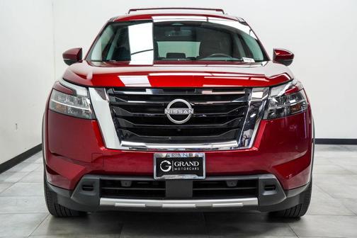 Scarlet Ember Tintcoat 2023 Nissan Pathfinder SL 4WD