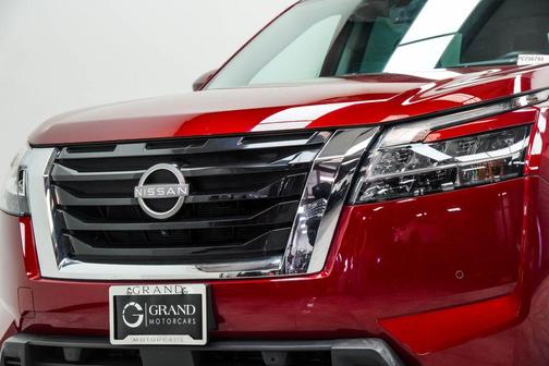 Scarlet Ember Tintcoat 2023 Nissan Pathfinder SL 4WD