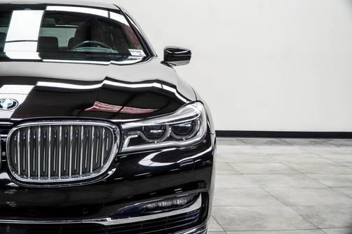 2016 BMW 750 i xDrive