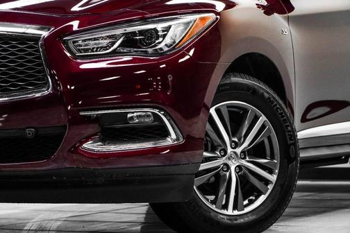 Photo 2 of 39 of 2020 INFINITI QX60 Luxe