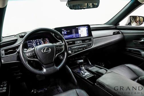 2022 Lexus ES 350 Base