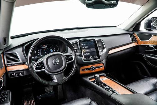 2021 Volvo XC90 Recharge Plug-In Hybrid T8 Inscription Expression 7 Passenger