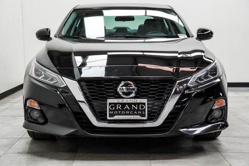 Super Black 2021 Nissan Altima 2.5 SL