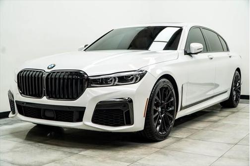 2022 BMW 740 i