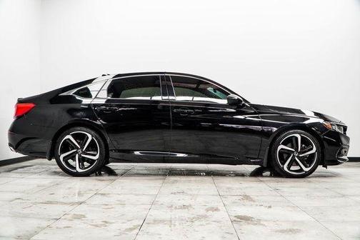 Photo 4 of 44 of 2018 Honda Accord Sport