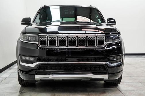 Diamond Black Crystal Pearlcoat 2023 Jeep Grand Wagoneer Obsidian 4x4