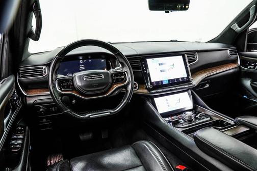 Diamond Black Crystal Pearlcoat 2023 Jeep Grand Wagoneer Obsidian 4x4