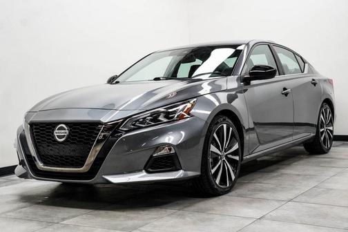 2022 Nissan Altima SR FWD