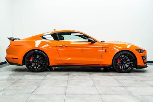 Twister Orange Tri-Coat 2020 Ford Shelby GT500 Base
