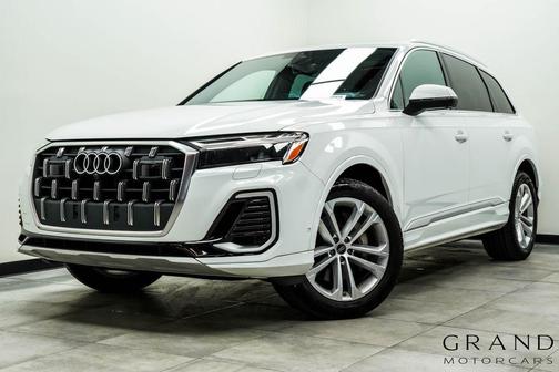White 2025 Audi Q7 55 Premium Plus