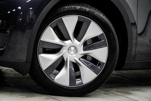 2024 Tesla Model Y Long Range Dual Motor All-Wheel Drive