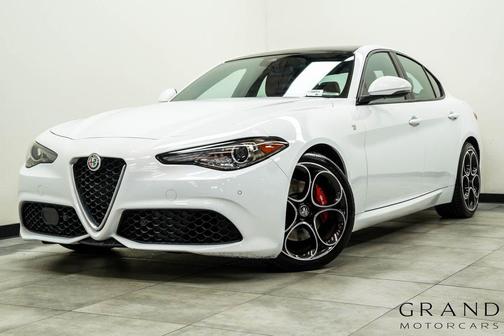 Alfa White 2022 Alfa Romeo Giulia Ti