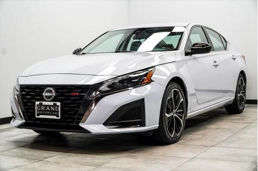 2024 Nissan Altima SR FWD