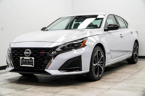 2024 Nissan Altima SR FWD