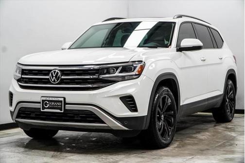 2022 Volkswagen Atlas 3.6L SE w/Technology