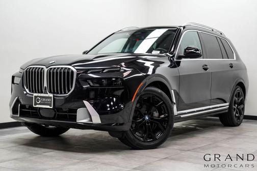 Black Sapphire Metallic 2025 BMW X7 xDrive40i